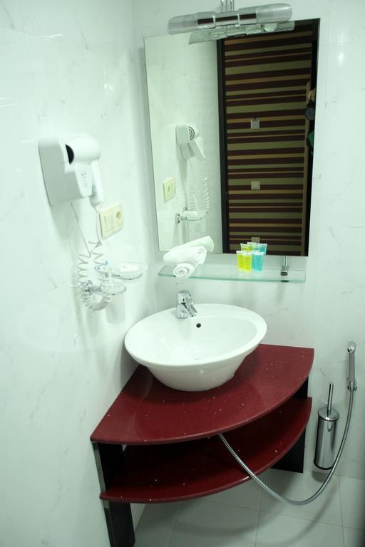 Hotel Vanilla 巴统 外观 照片